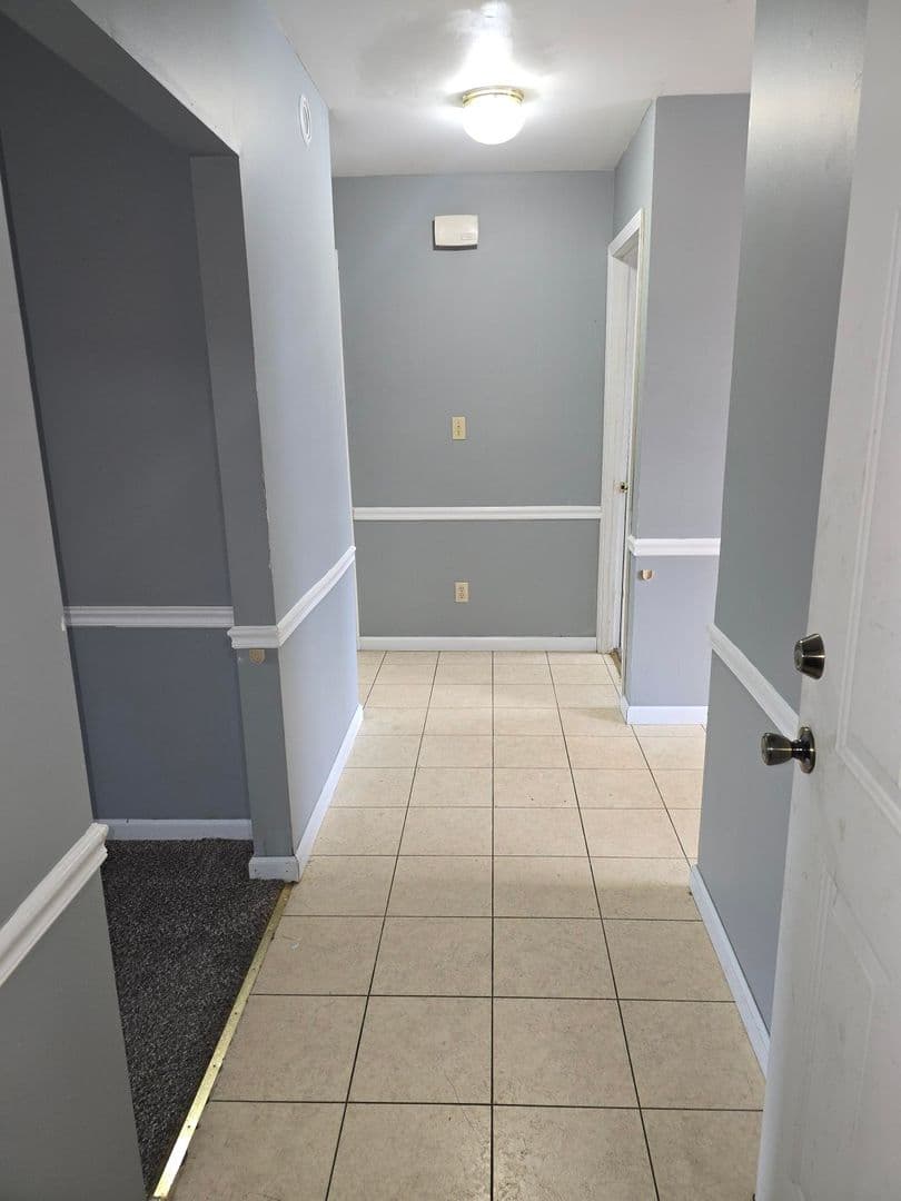 Herrin Apartment: 420 E Bryan St