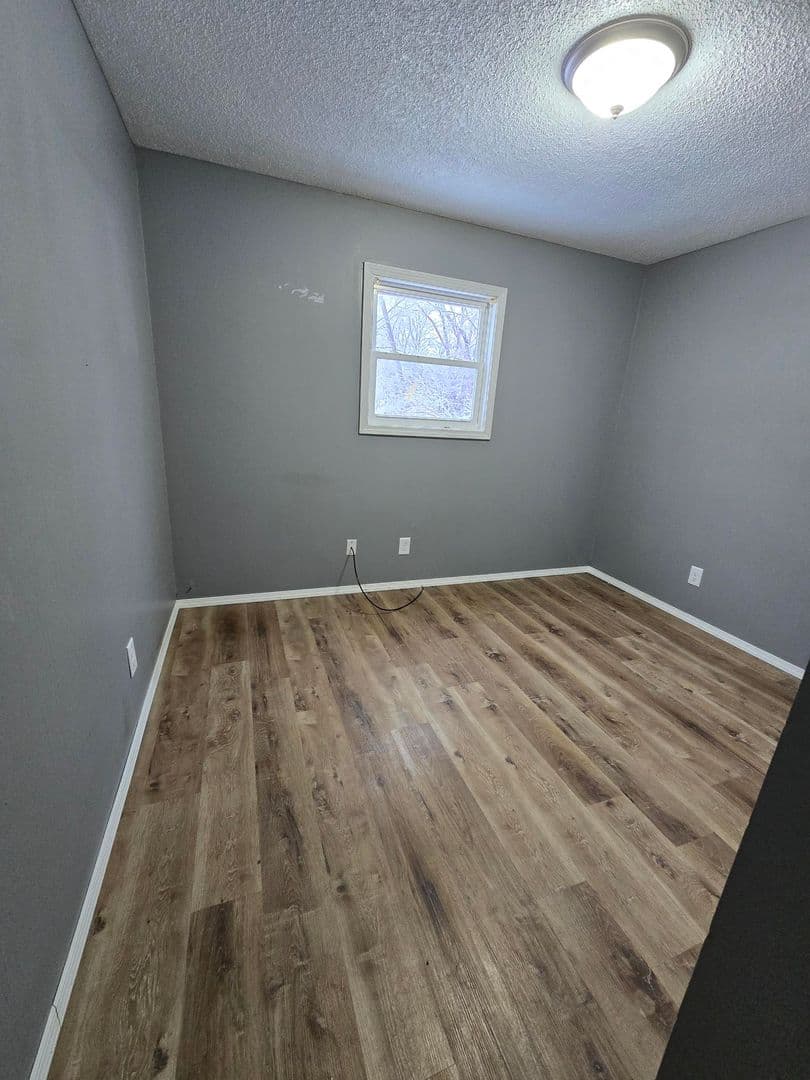 Herrin Apartment: 1101 S 10th St