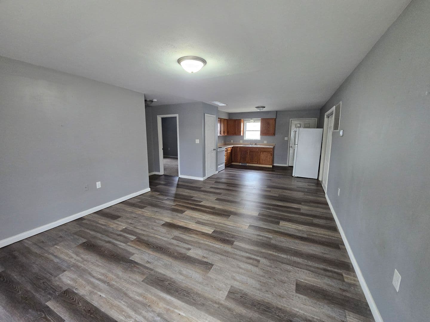 Herrin Apartment: 620 E Grant St