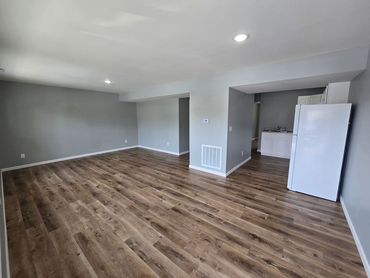 Herrin Apartment: 501 S 19th St