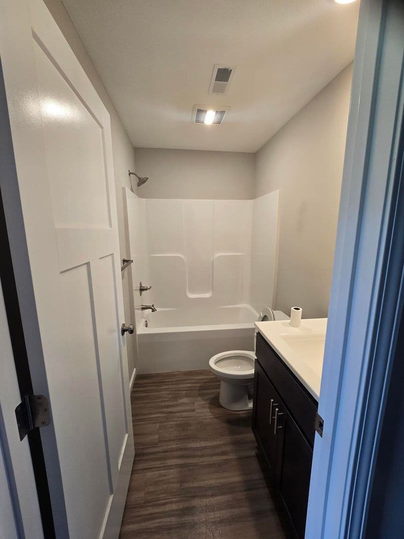 Marion Apartment: 703 N. Market St.