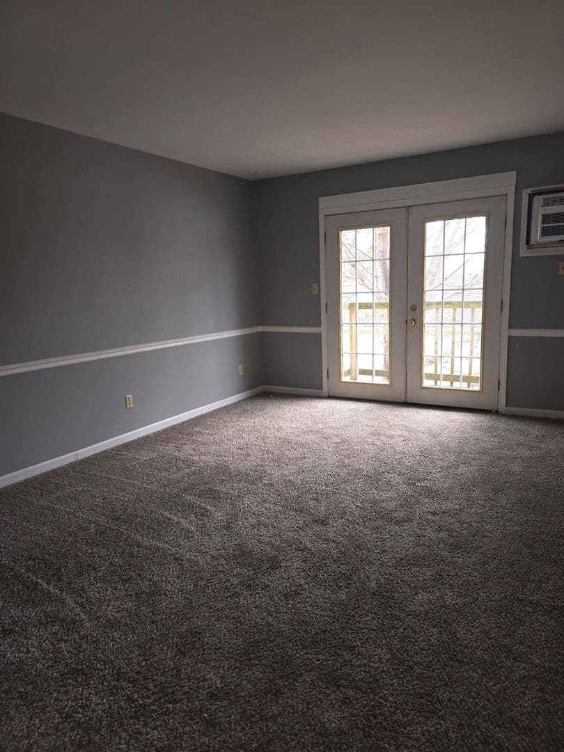Herrin Apartment: 420 E Bryan St