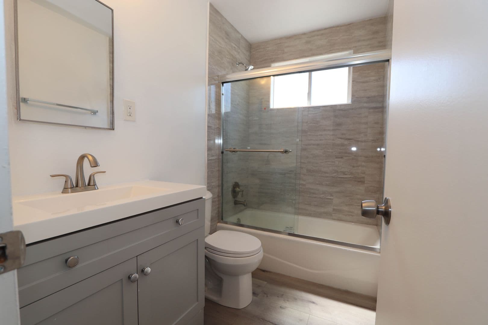 Pasadena Apartment: 460 Vista Ave
