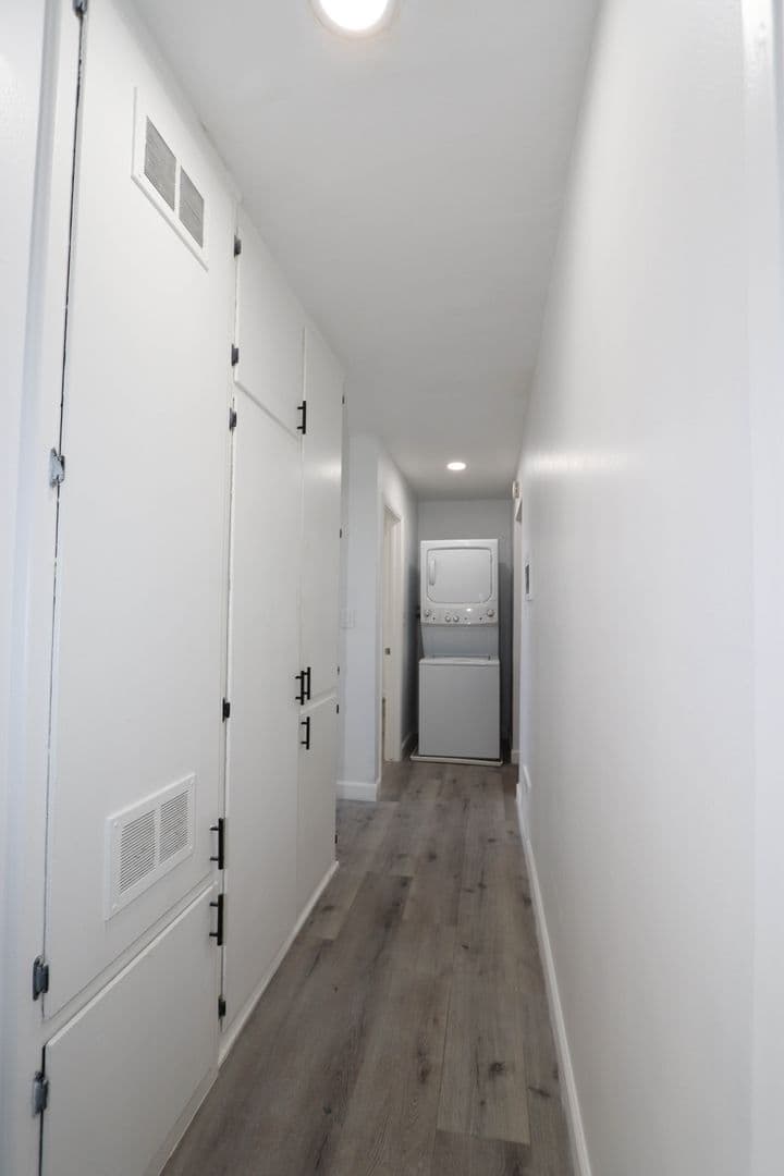 Pasadena Apartment: 460 Vista Ave