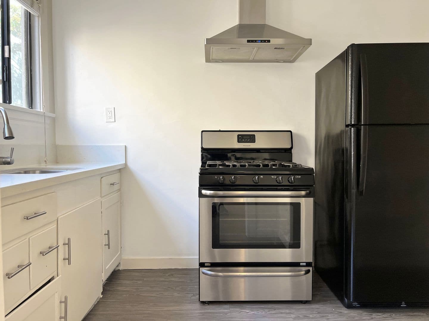 Long Beach Apartment: 444 Chestnut Ave
