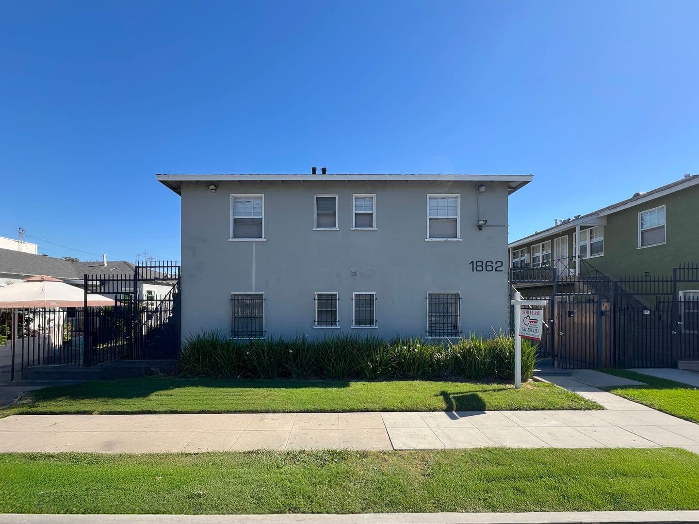 Long Beach Apartment: 1862 Magnolia Ave