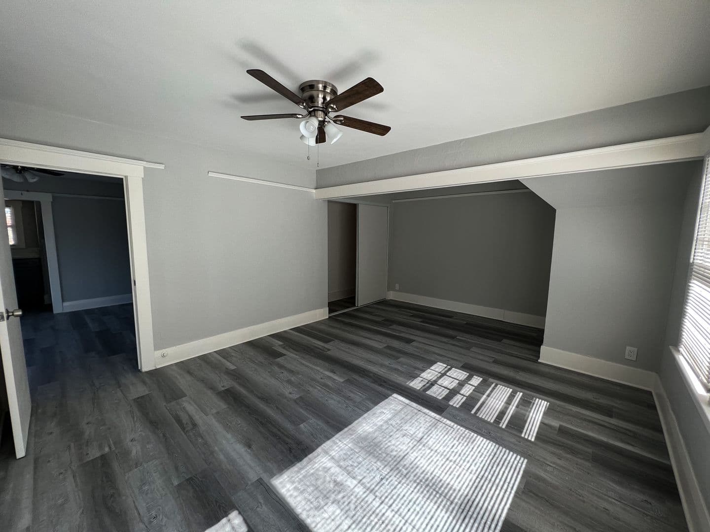 Long Beach Apartment: 921 Chestnut Ave