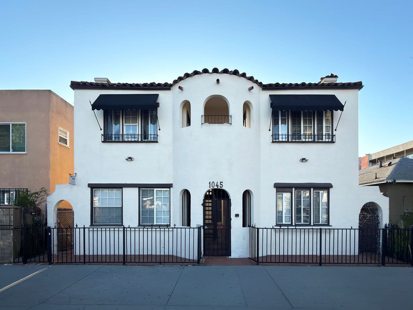 Long Beach Apartment: 1045 Saint Louis Ave