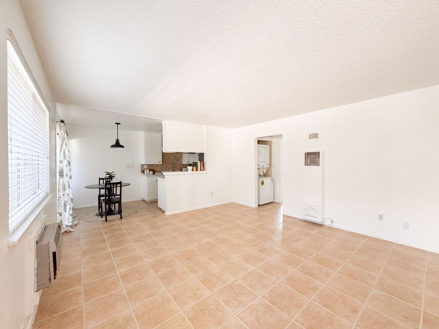 Pasadena Apartment: 460 Vista Ave