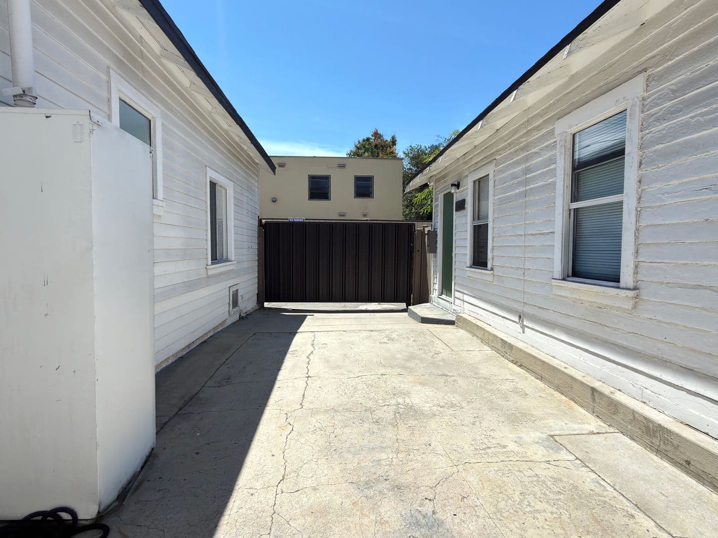 Long Beach Apartment: 531 N Virginia Ct