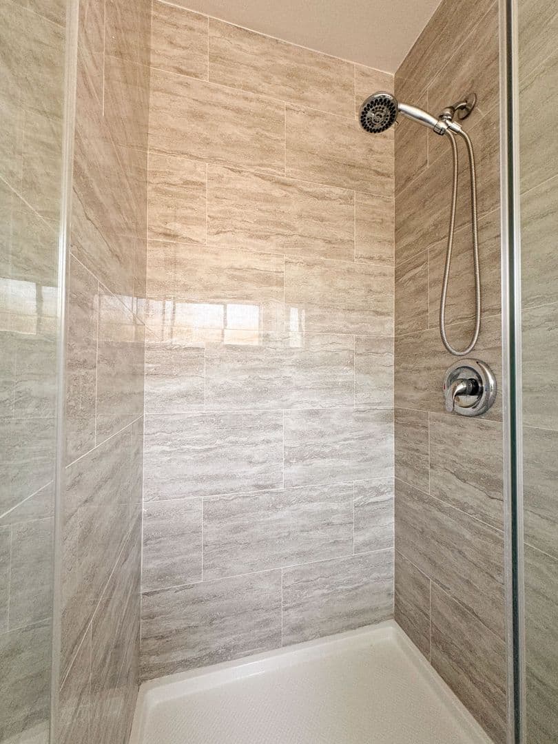 Pasadena Apartment: 460 Vista Ave