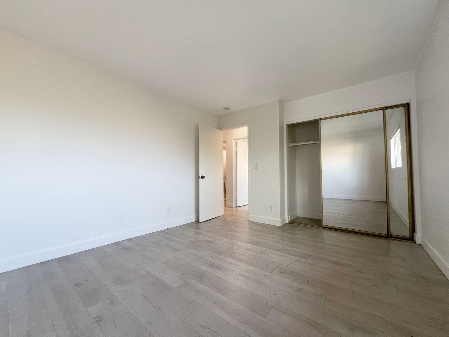 Long Beach Apartment: 5660 - 5706 Linden Ave