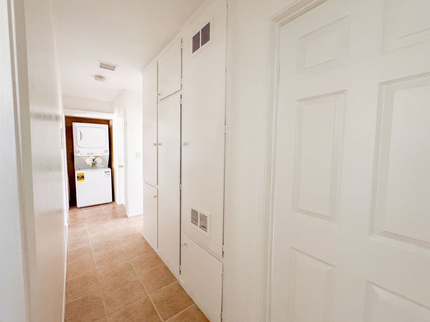 Pasadena Apartment: 460 Vista Ave