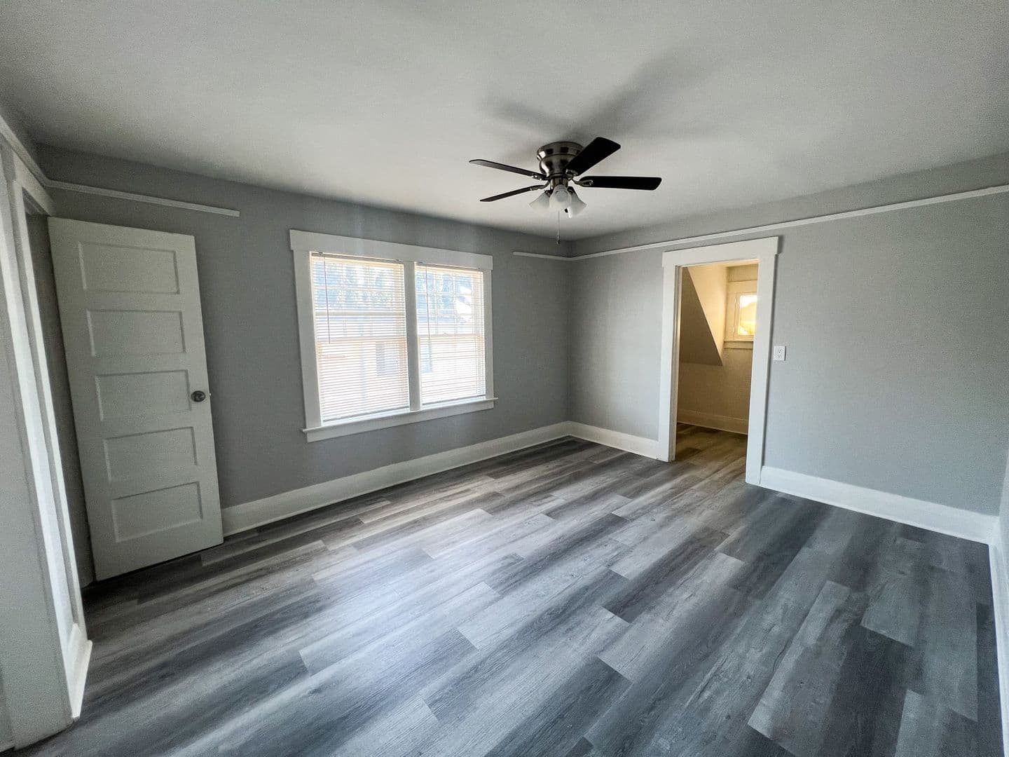 Long Beach Apartment: 921 Chestnut Ave