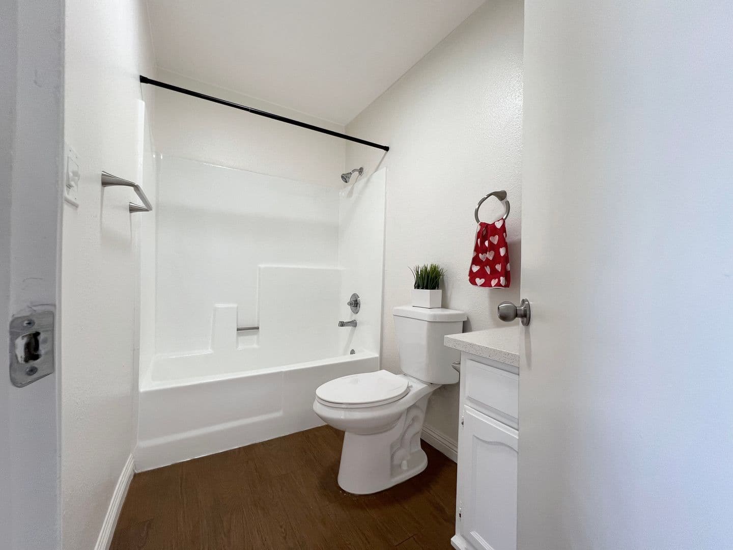 Long Beach Condo: 2226 Lewis Ave