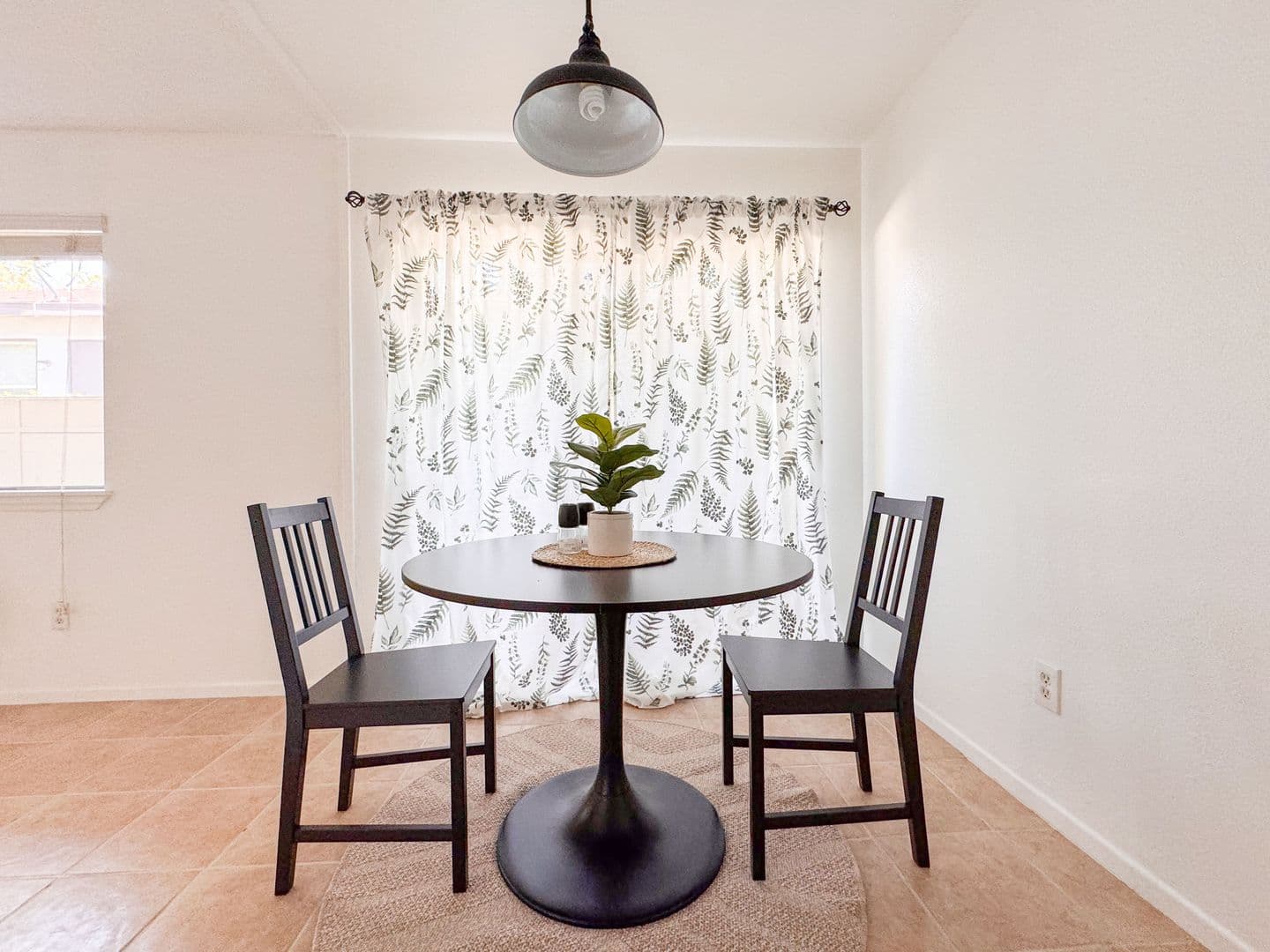 Pasadena Apartment: 460 Vista Ave