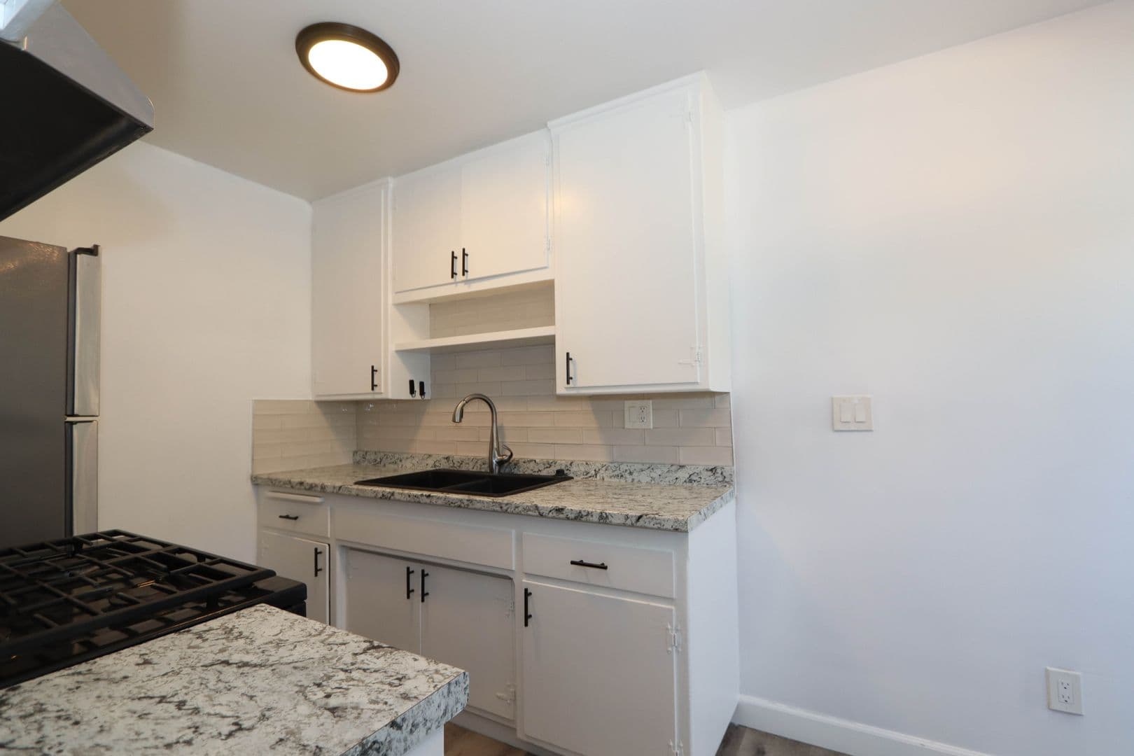 Pasadena Apartment: 460 Vista Ave
