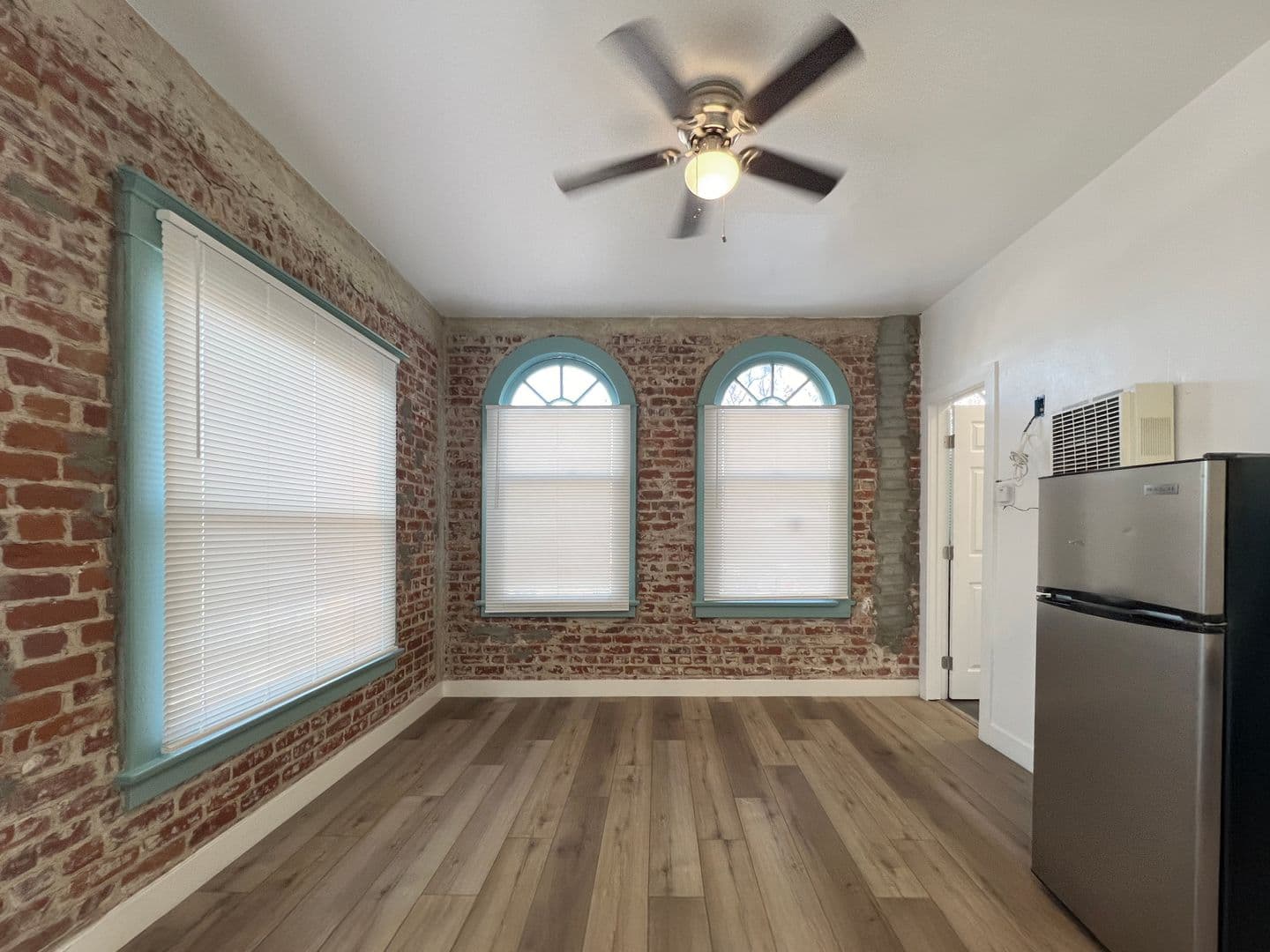 Long Beach Apartment: 415 Olive Ave