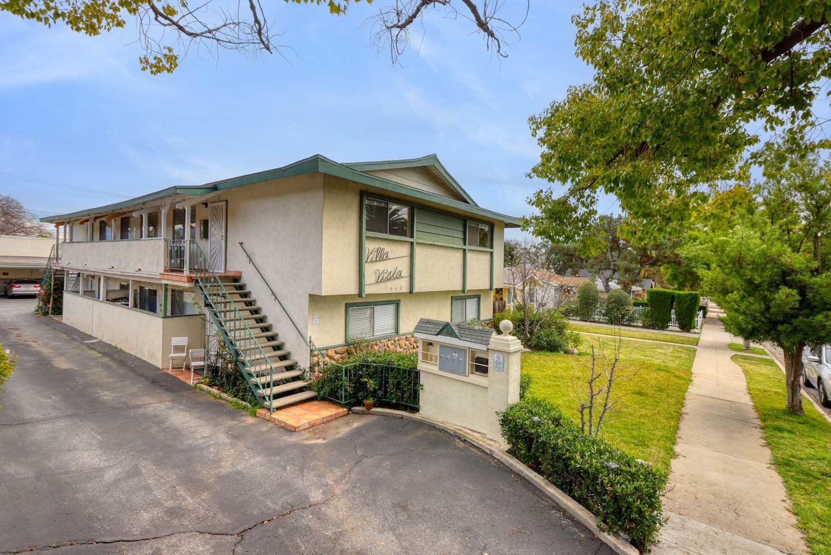 Pasadena Apartment: 460 Vista Ave