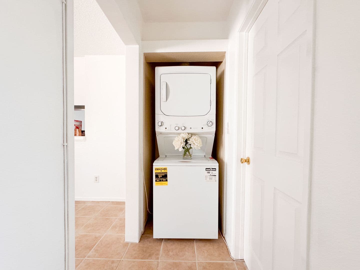 Pasadena Apartment: 460 Vista Ave
