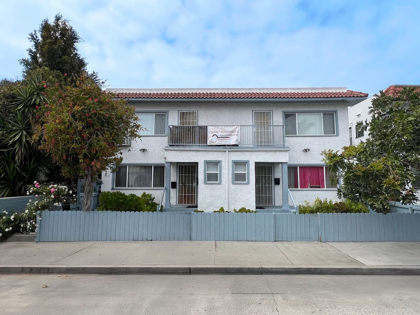 Long Beach Apartment: 1813 E 7th St
