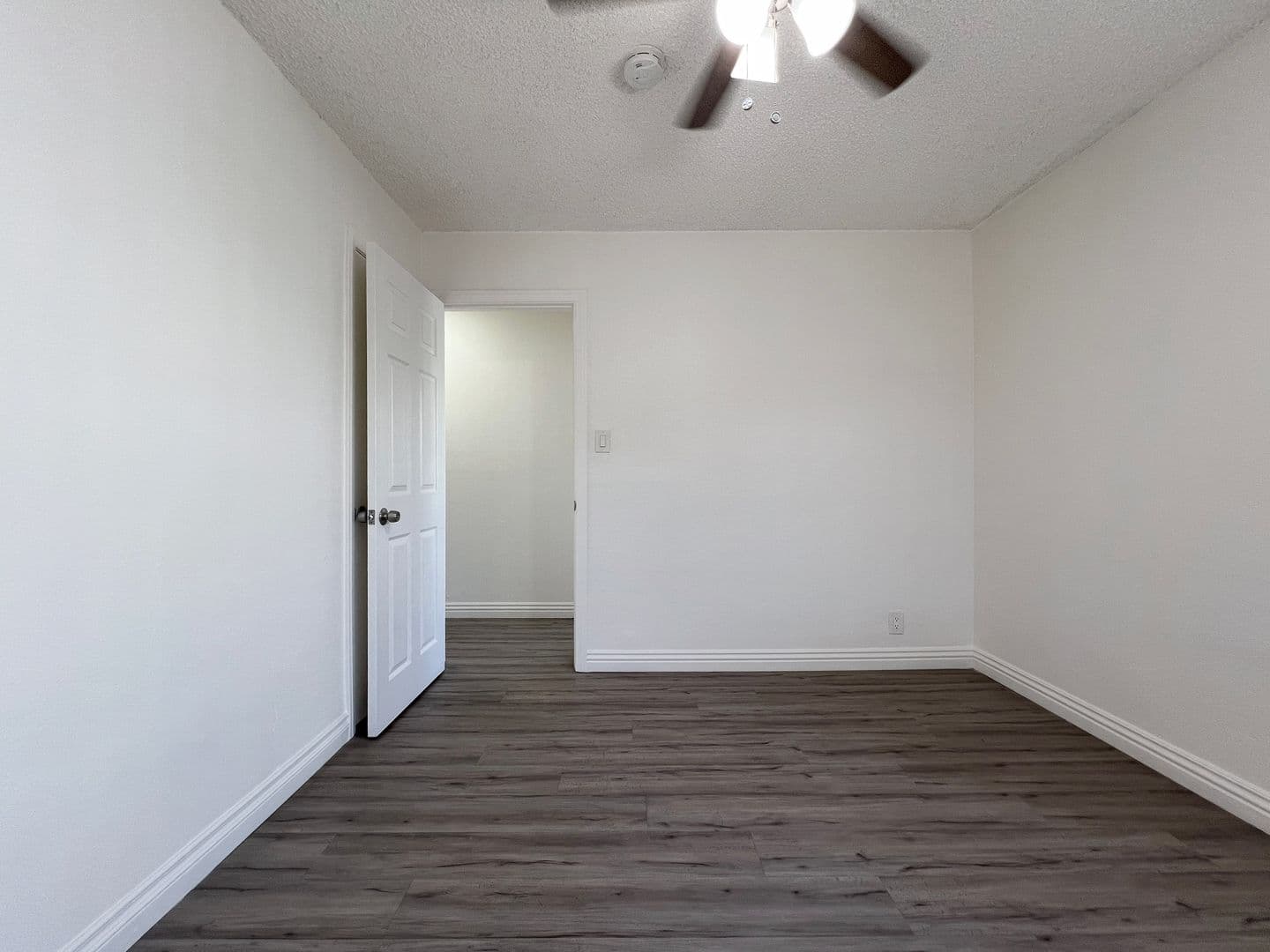Long Beach Apartment: 1862 Magnolia Ave