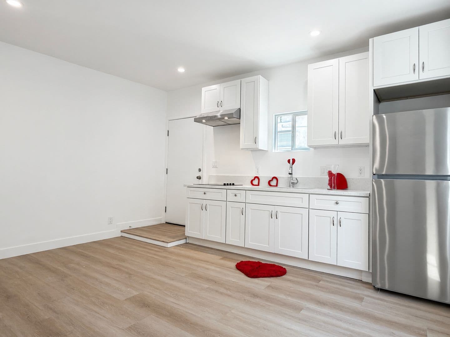 Long Beach Apartment: 1001 E 5th St