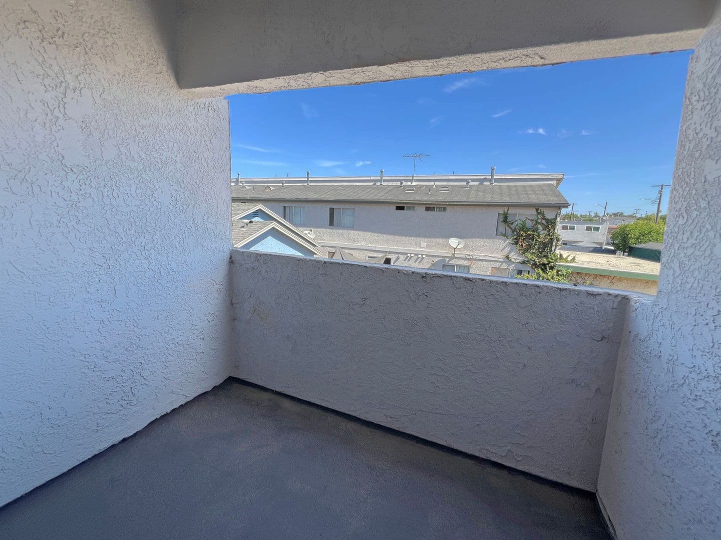 Long Beach Condo: 2226 Lewis Ave