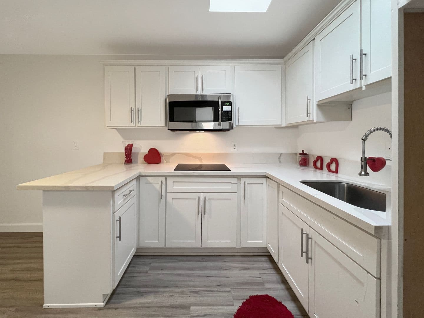 Long Beach Apartment: 1045 Saint Louis Ave