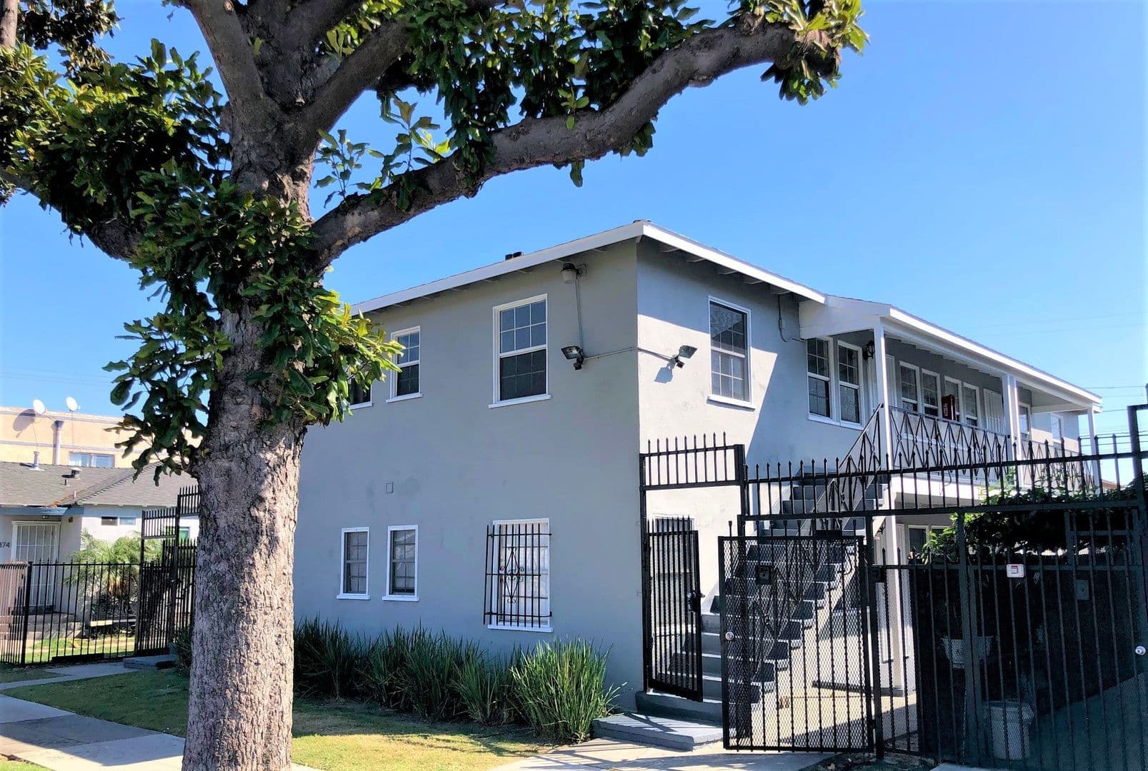 Long Beach Apartment: 1862 Magnolia Ave
