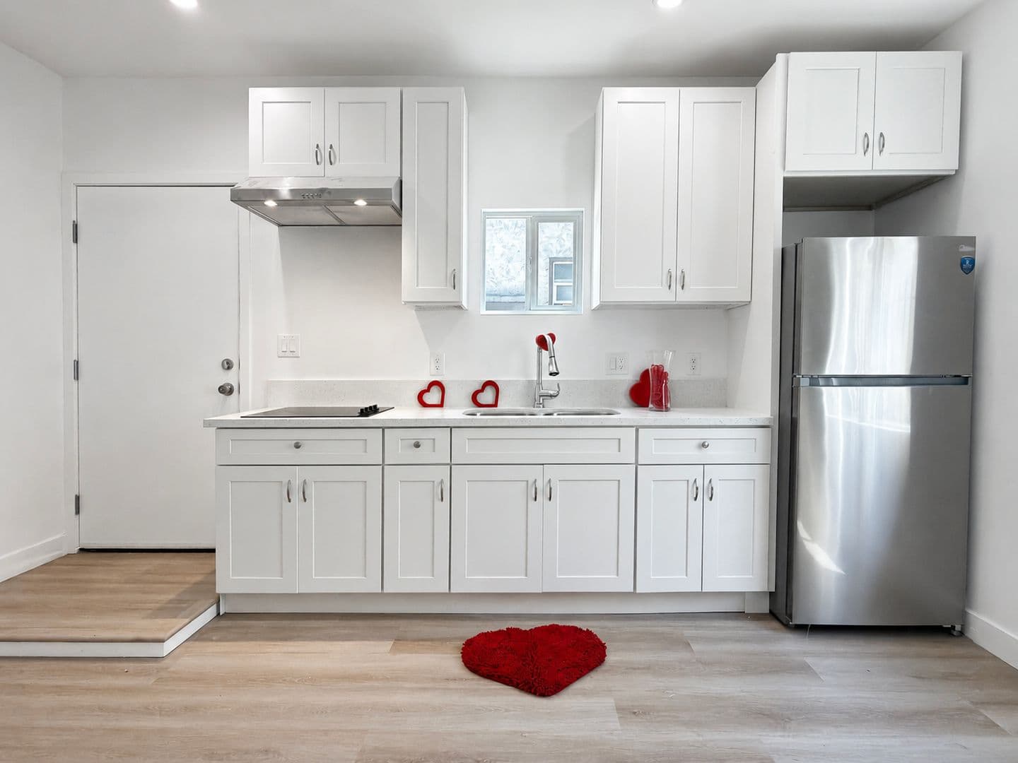 Long Beach Apartment: 1001 E 5th St