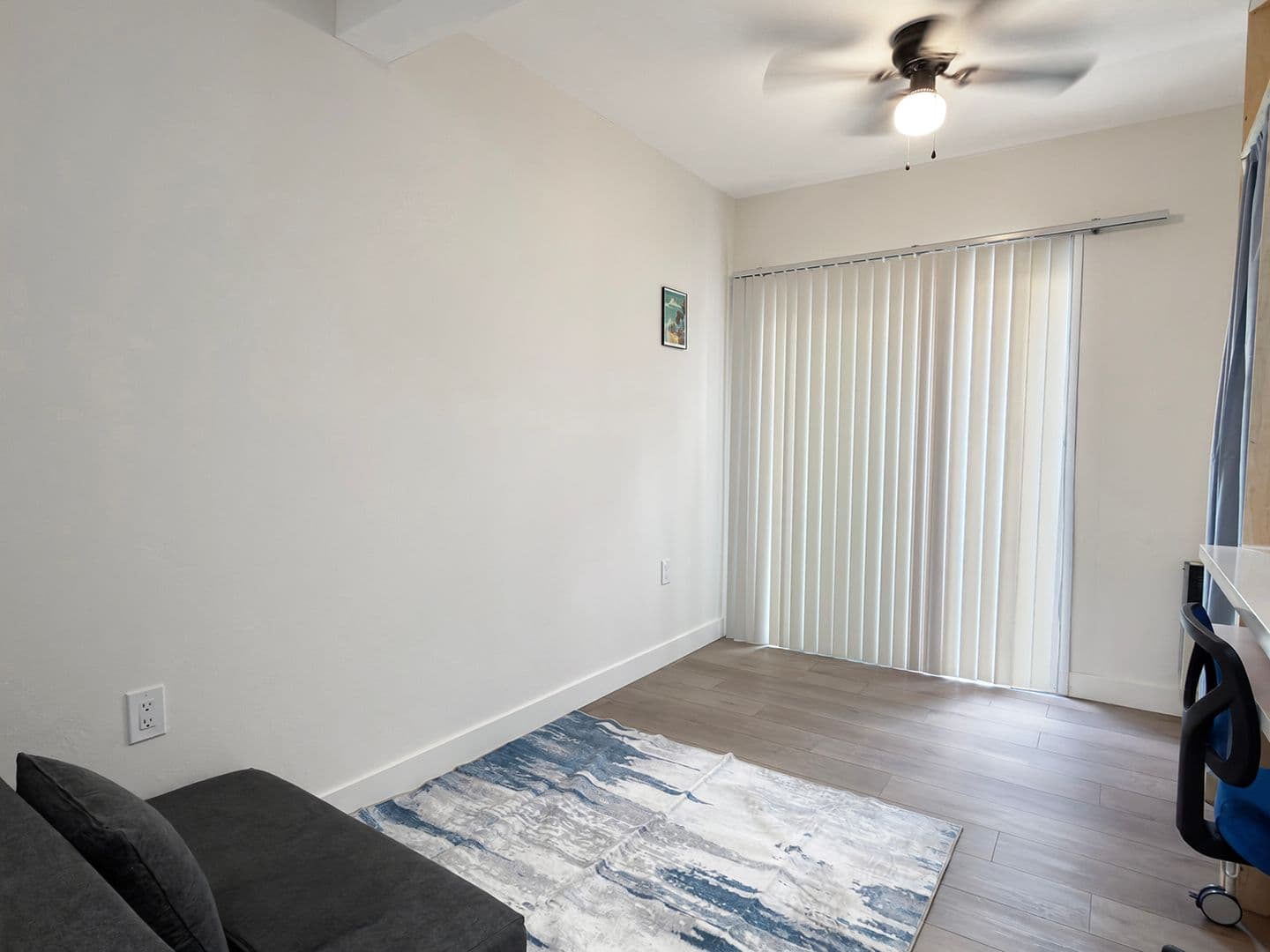 Long Beach Apartment: 1478 Henderson Ave