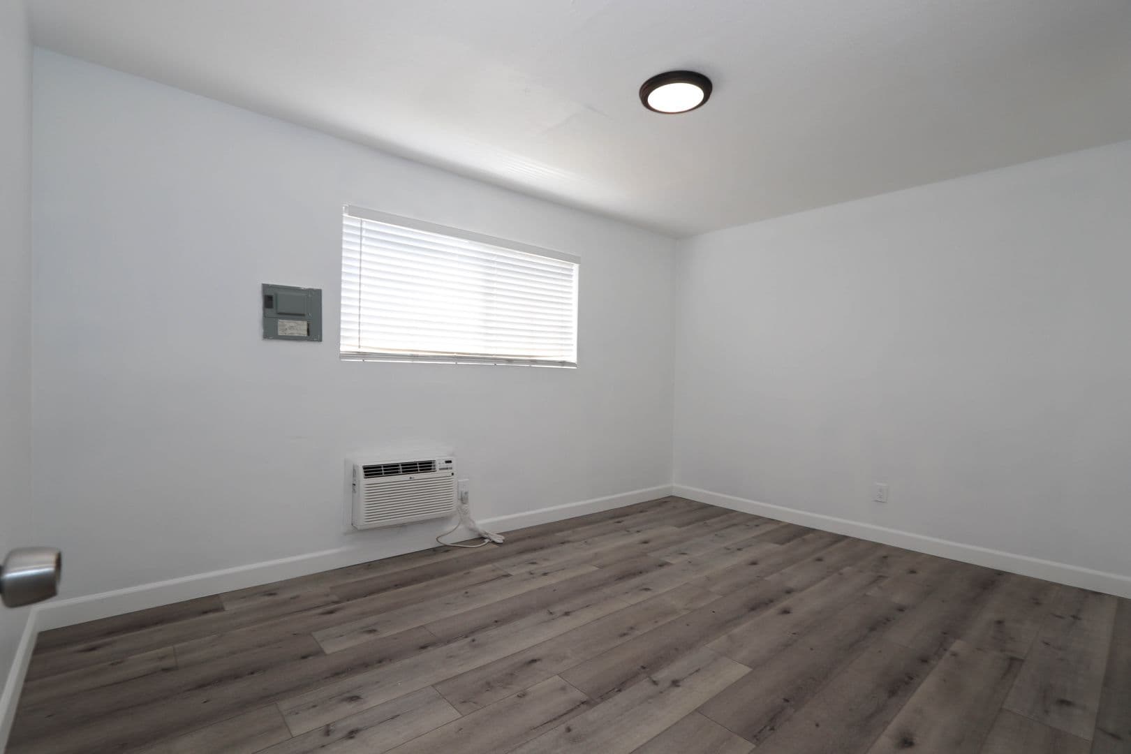 Pasadena Apartment: 460 Vista Ave