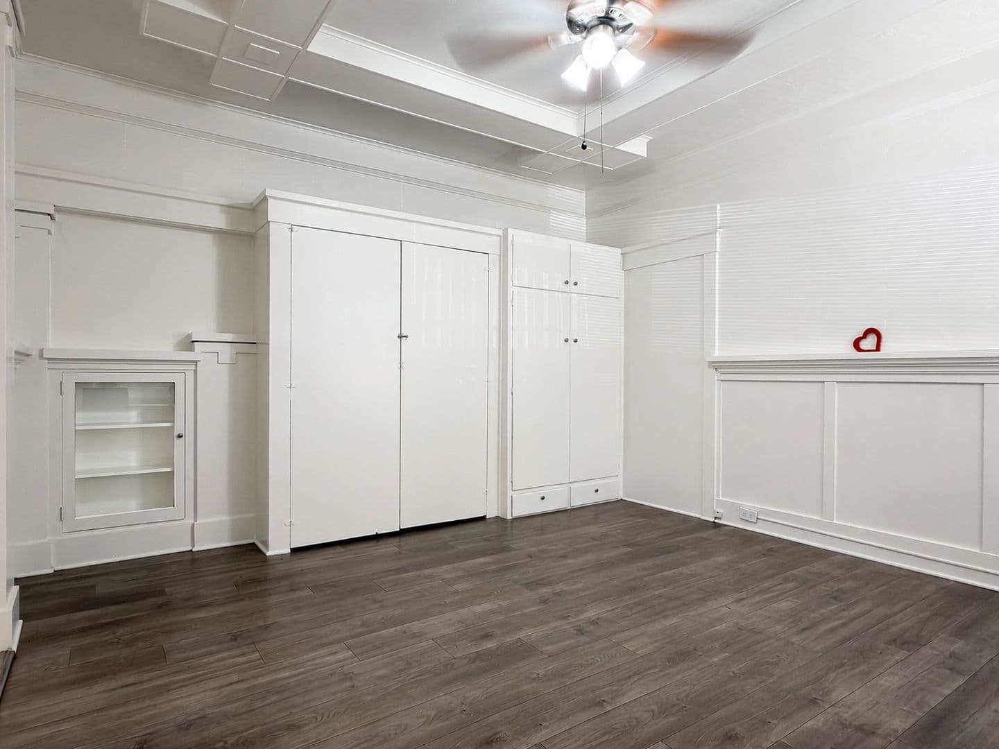 Long Beach Apartment: 1153 E Appleton St