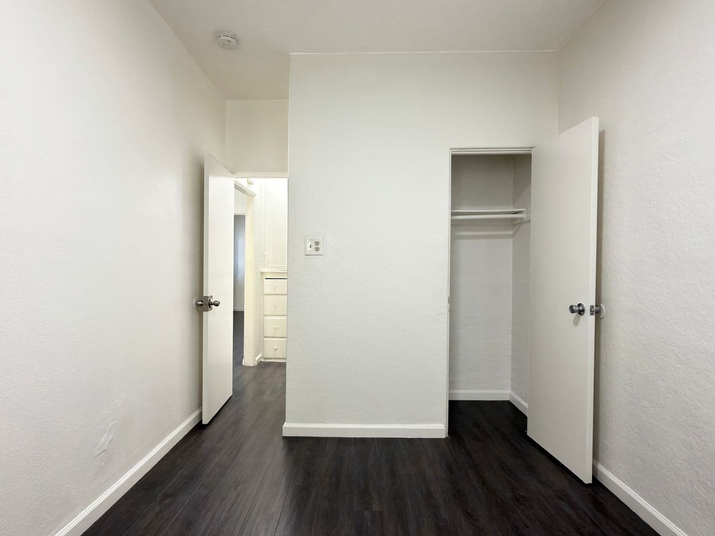 Long Beach Apartment: 1045 Saint Louis Ave