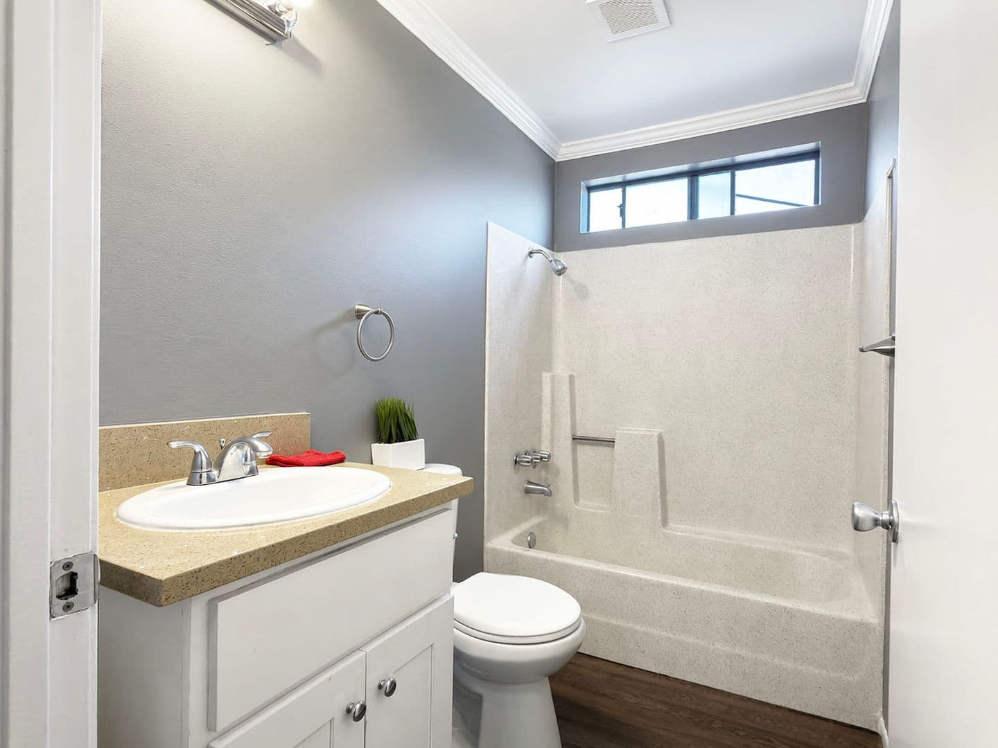 Harbor City Apartment: 1618 259th St