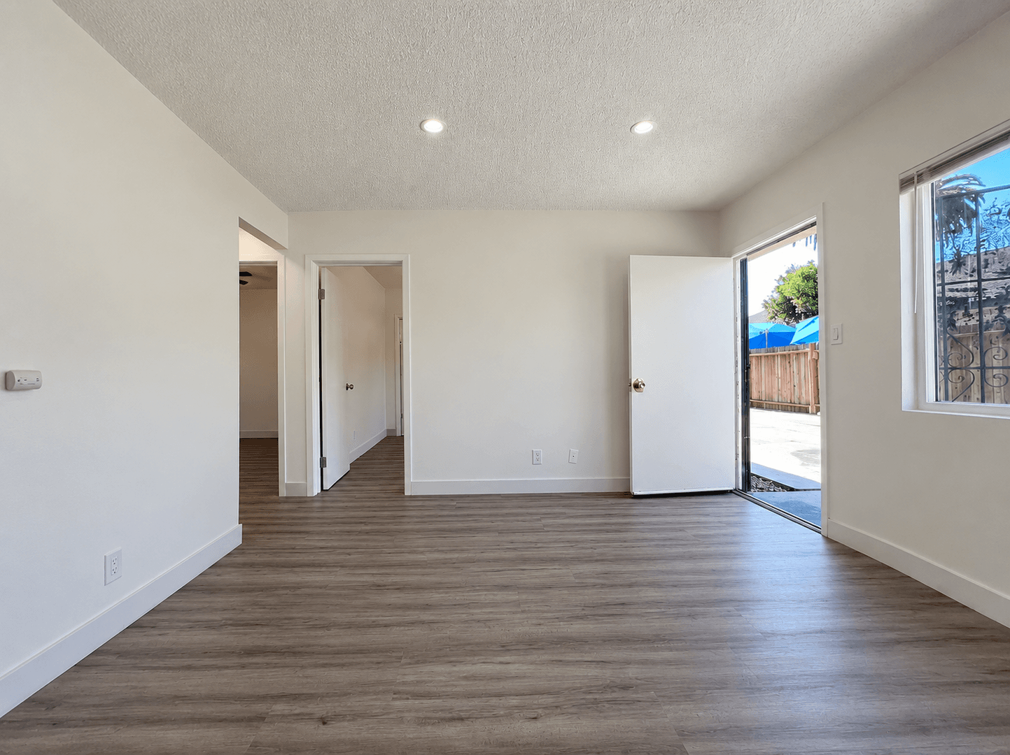 Long Beach Apartment: 1071 Olive Ave
