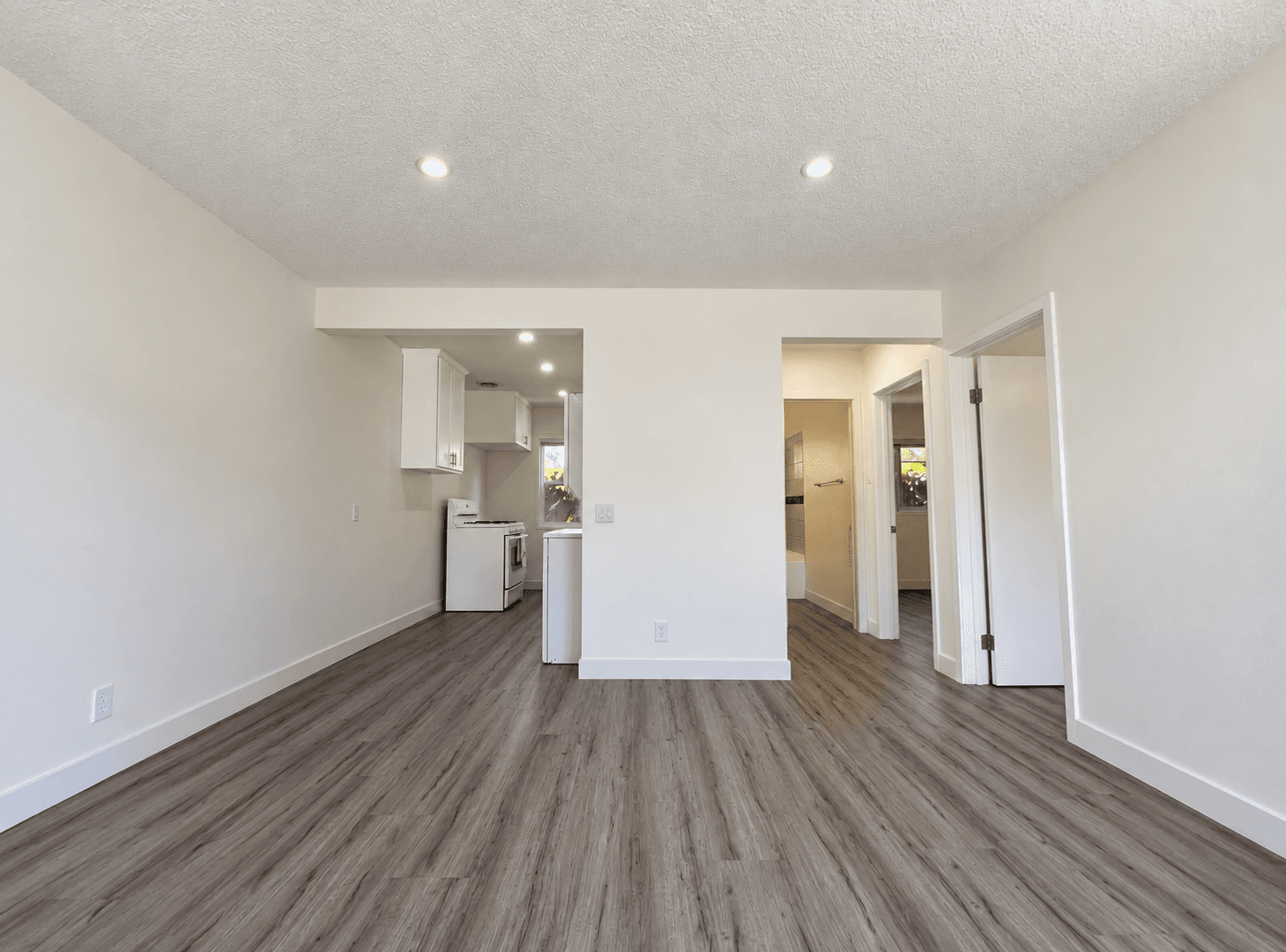 Long Beach Apartment: 1071 Olive Ave