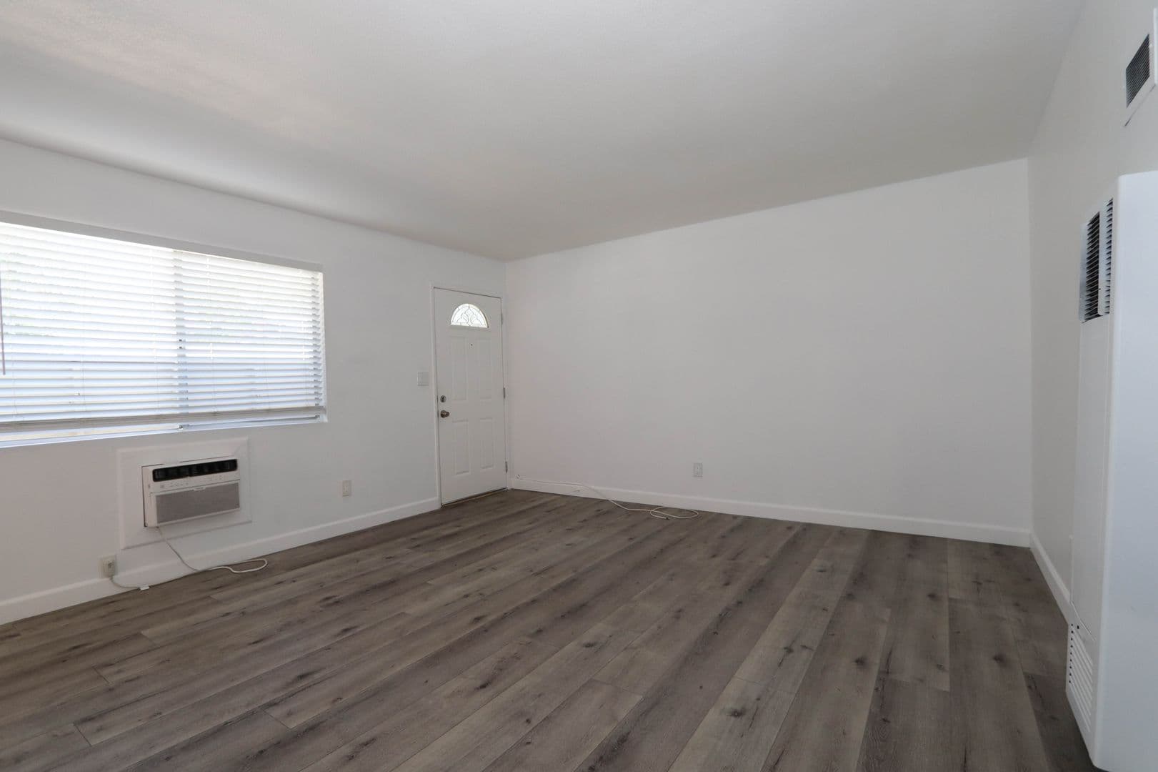 Pasadena Apartment: 460 Vista Ave