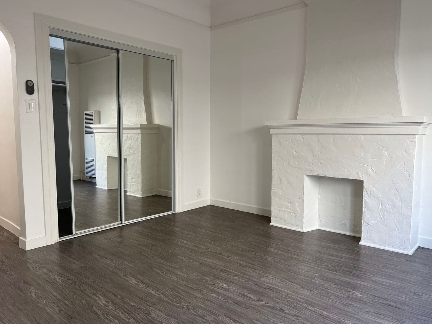 Long Beach Apartment: 444 Chestnut Ave