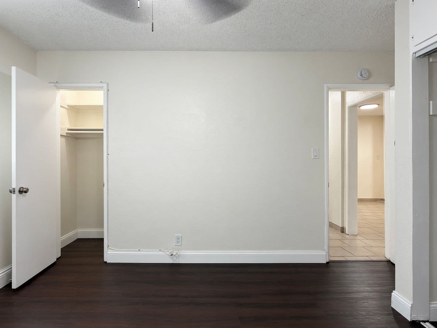 Long Beach Apartment: 1415 Cedar Ave