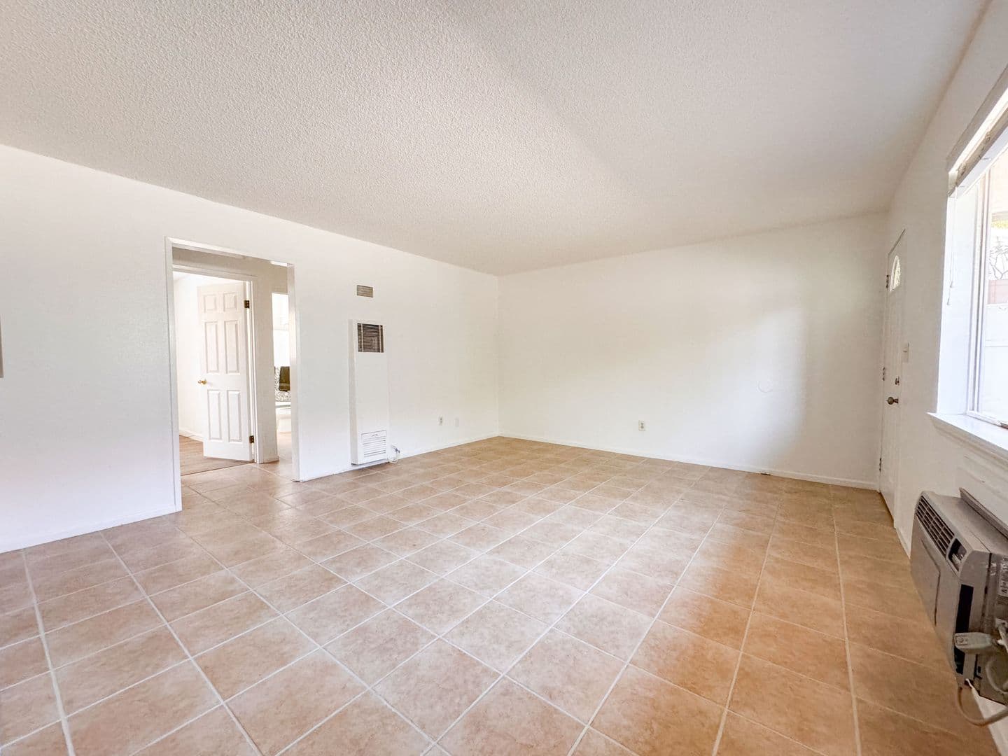 Pasadena Apartment: 460 Vista Ave