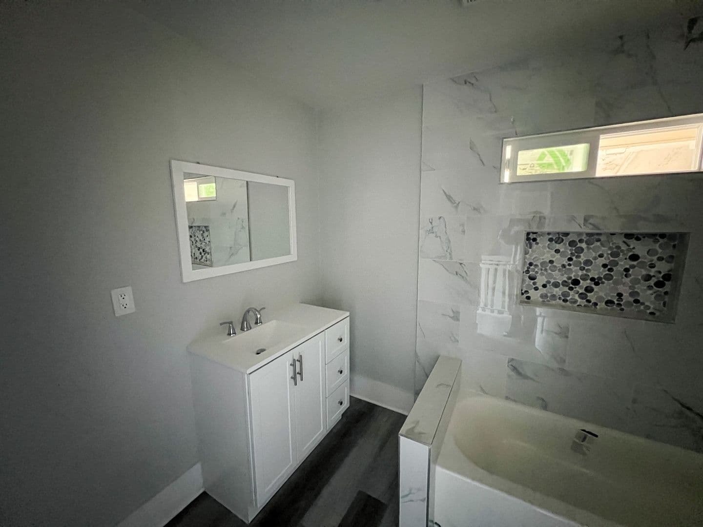Long Beach Apartment: 921 Chestnut Ave