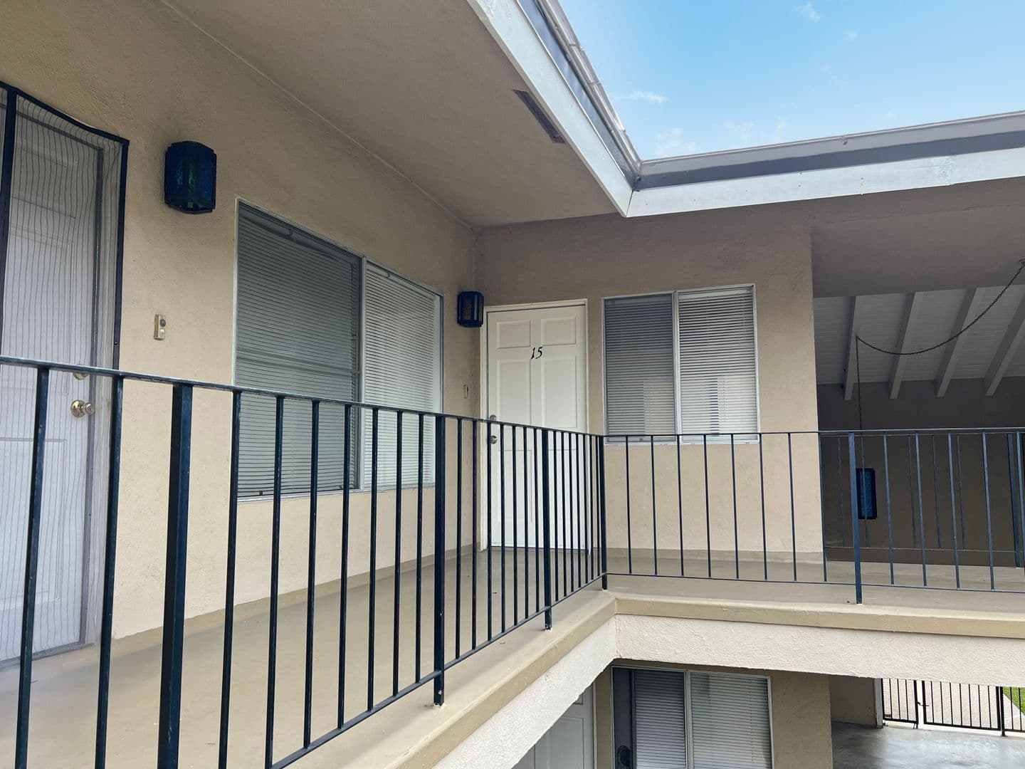 Long Beach Apartment: 360 Freeman Ave