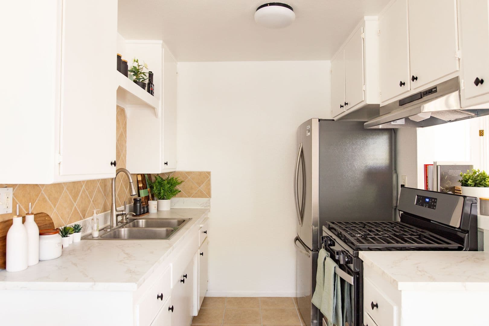 Pasadena Apartment: 460 Vista Ave