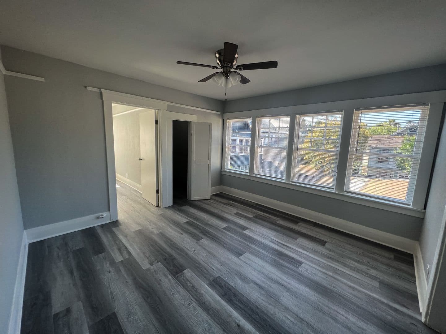 Long Beach Apartment: 921 Chestnut Ave
