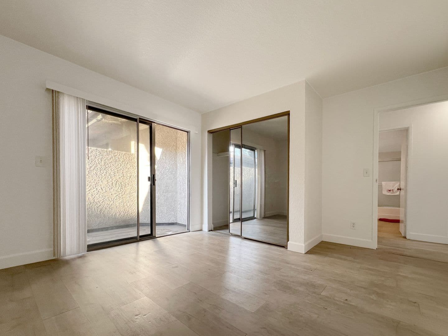 Long Beach Apartment: 5660 - 5706 Linden Ave