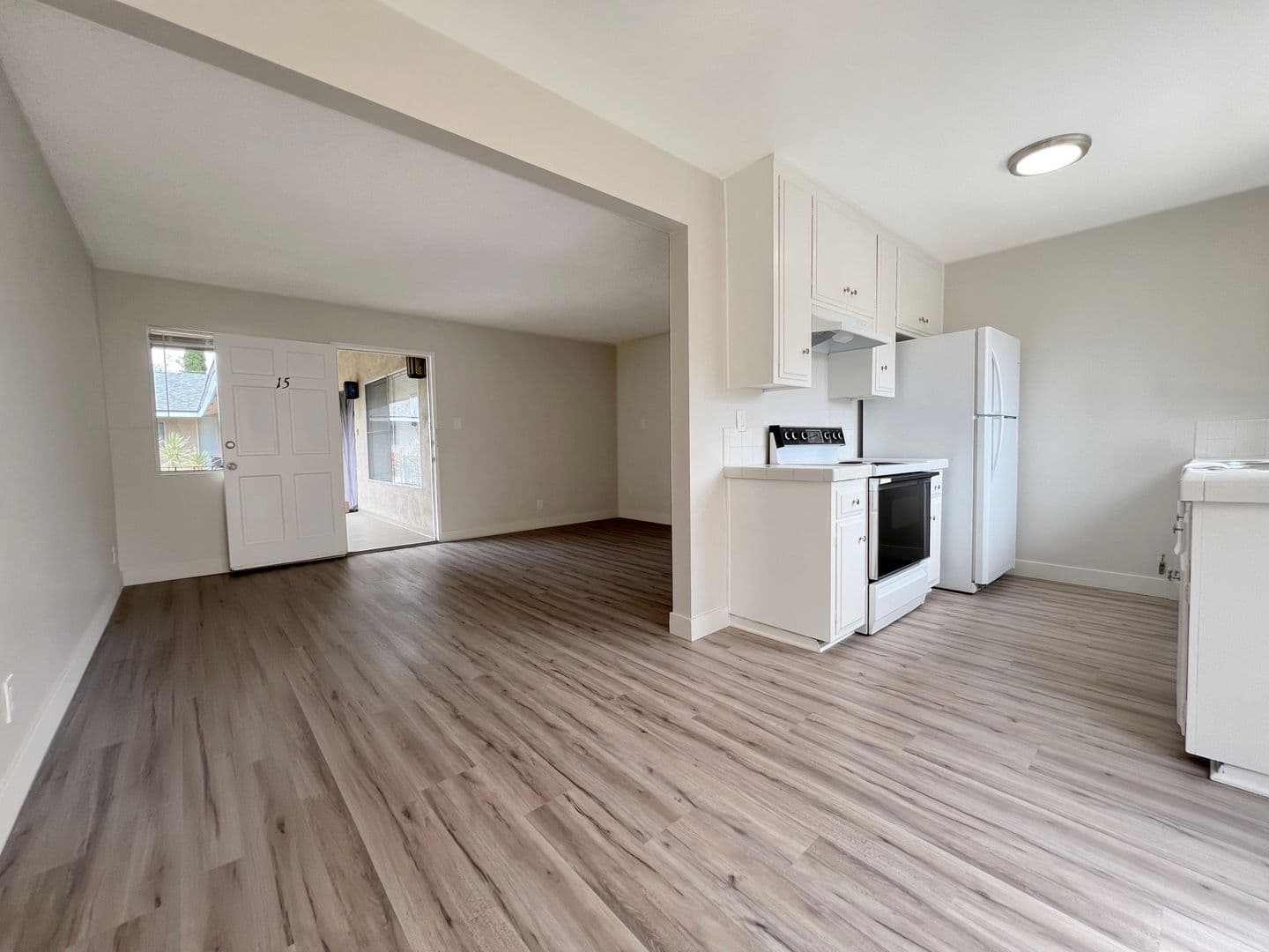 Long Beach Apartment: 360 Freeman Ave