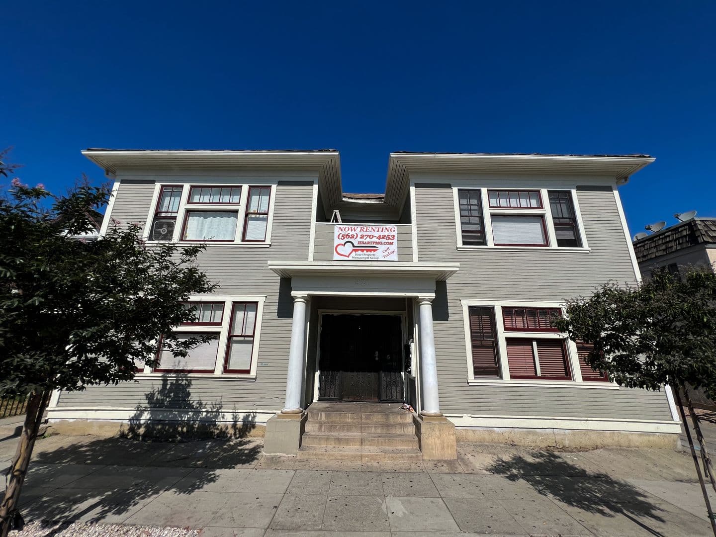 Long Beach Apartment: 921 Chestnut Ave