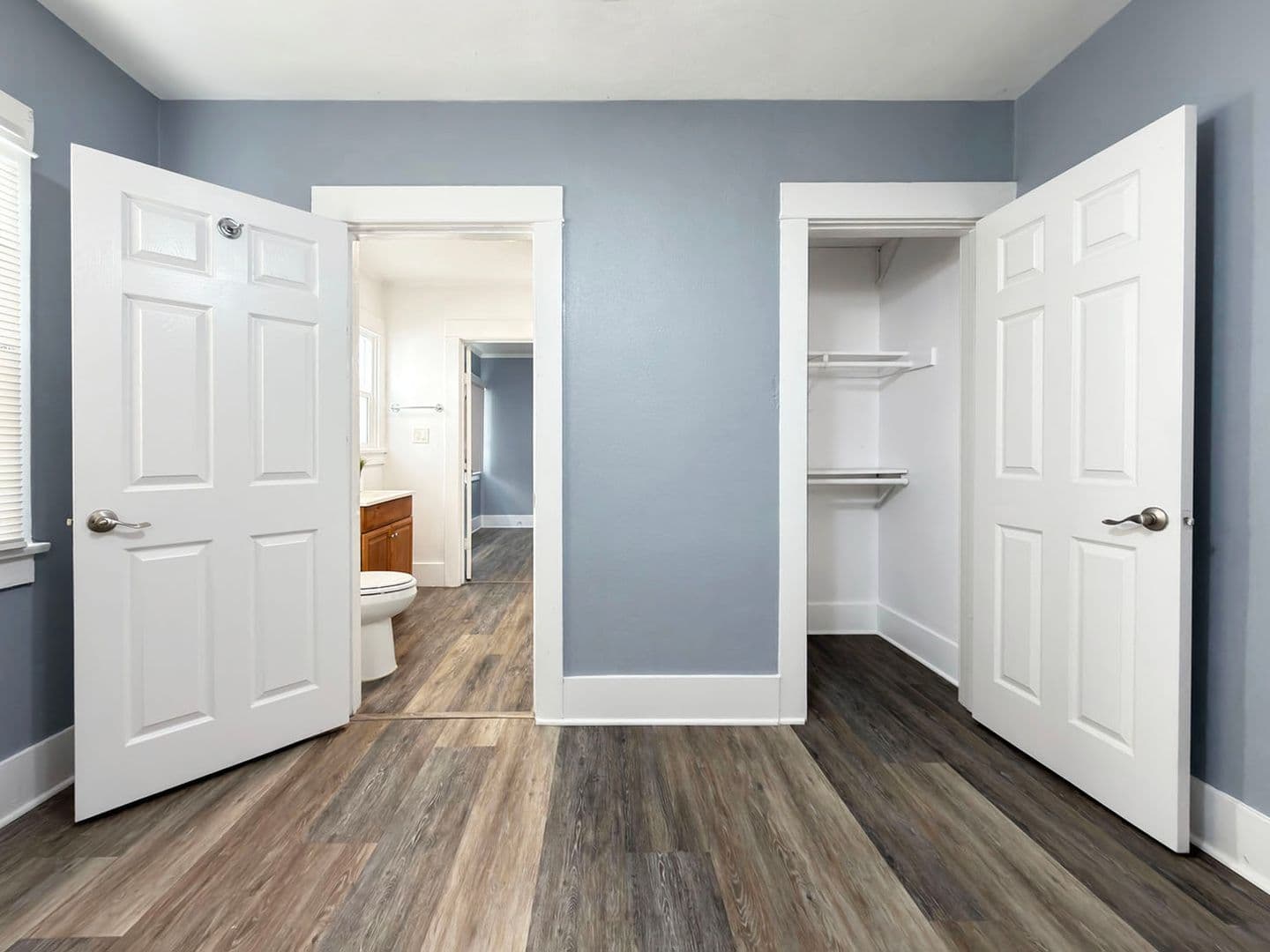 Long Beach Apartment: 1813 E 7th St